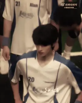 : up vid này xong xin off tiếp 😞 #zhuzhixin #ngaan🐛 #tipowzx #sparkle🎐 #xuhuong 