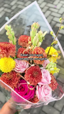 Bouquet mix Anggrek 💐 By.Nova Florist Supplier Bunga Segar Sumowono Bandungan Since 2001 Info Pemesanan 081225780103 #bakulkembangbandungan  #bakulkembang  #pasarbungabandungan  #novafloristbandungan  #fyppppppppppppppppppppppp 