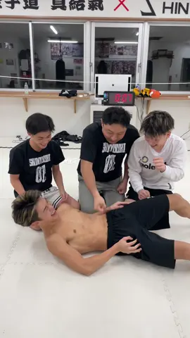 今世界一バズってる餅つきはいよいよいよい腹パンver🎍🍡#腹パン #fyp #上野奏貴 #格闘家 