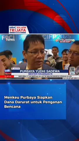 Menteri Keuangan Purbaya Yudhi Sadewa memastikan kesiapan pemerintah menggelontorkan dana darurat untuk membantu penanganan bencana banjir dan longsor di Sumatera. Namun, ia mengaku belum mengetahui bahwa dana darurat tersebut dapat digunakan karena musibah tersebut belum berstatus bencana nasional. Meski begitu, koordinasi lintas lembaga tetap berjalan untuk percepatan penanganan di lapangan. Purbaya menjelaskan bahwa salah satu fokus utama adalah perbaikan infrastruktur vital, termasuk jembatan penghubung antardaerah. Ia menyebutkan estimasi kebutuhan biaya mencapai sekitar Rp300 miliar, meski data terkait jumlah jembatan dan kebutuhan per sungai masih dalam proses kompilasi dan ditargetkan rampung dalam dua minggu. Untuk kerusakan jembatan yang menghubungkan Padang dan wilayah sekitar, Purbaya menyebut perbaikan dapat dilakukan melalui APBN atau memanfaatkan dana milik BUMN terkait sesuai mekanisme yang tersedia. #Purbaya #Menkeu #Banjir #Sumatera #TrijayaFM