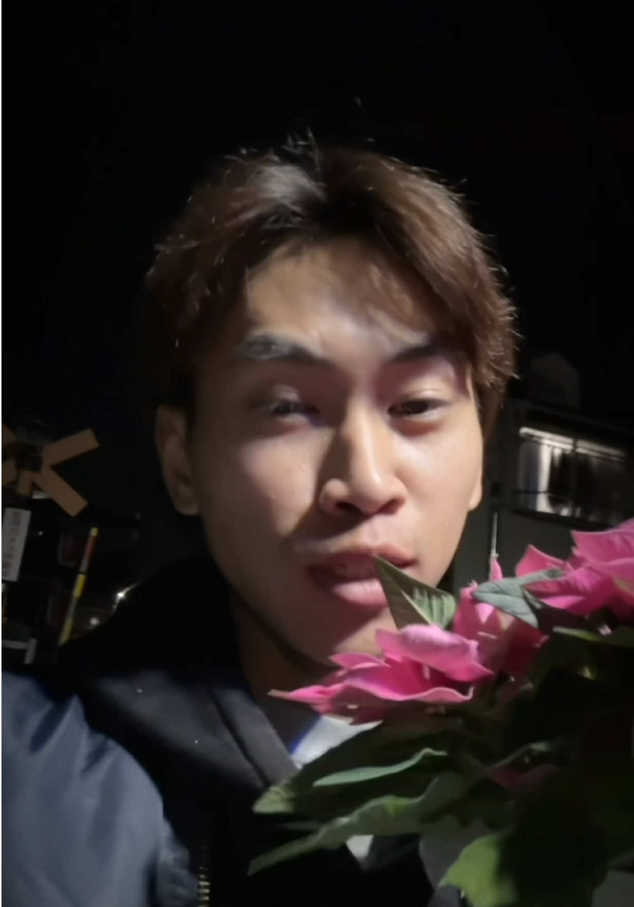 Ai lên mẫu đi để tôi còn dùng 