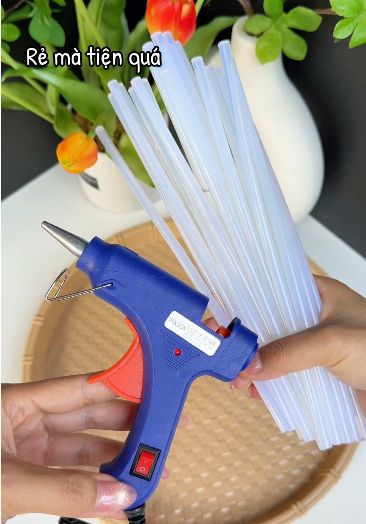 Mua máy bắn keo tặng 10 cây keo nến giá quá rẻ luôn #maybankeo #maybankeonen #maybankeosilicon 