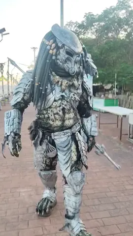 เดินเล่น #predator 