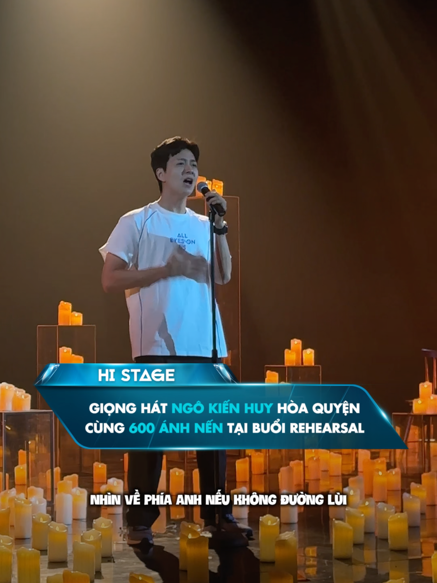 Hàng trăm ngọn nến cũng không thể làm ảnh lu mờ mà còn làm cả khung cảnh như một thước phim đầy ảo diệu  #AnhTraiSayHi #ATSH #AnhTraiSayHi2025 #VieChannel #DatVietVAC #VieON #TikTokGiaiTri #NGOKIENHUY#NHINVEPHIAANH