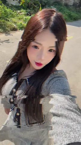 Mọi người thích phiên bản Cô giáo hay bình thường hơn🤣🤣@Loan review🦆 