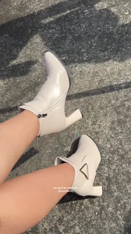 Sa sobrang ganda aakalain talaga nila na mamahalin to haha! #affordableboots #bootsforwomen #fashionableboots #fyp #foryou 