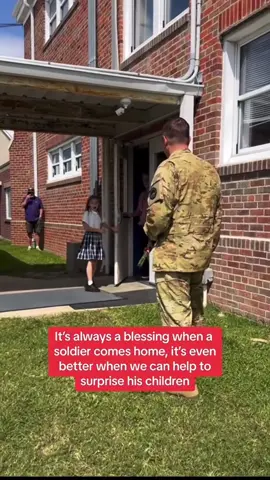 Soldiers coming home.family reunion#usaus #respect #reunion #familythings #familytime 