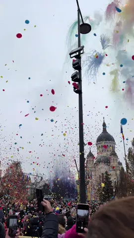 La mulți ani, România!🇷🇴 La mulți ani tuturor!🇷🇴#romania #ziuanationalaaromaniei #ro #basarabia #mandrucasuntroman🇹🇩 