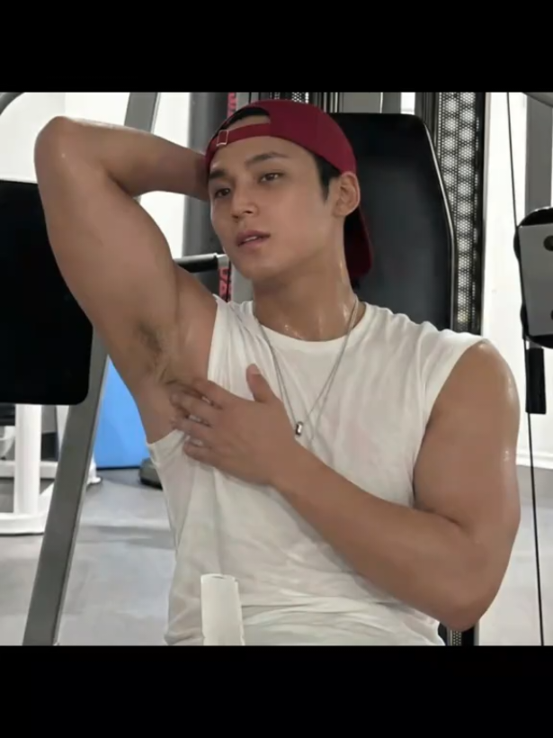 Body Builder Mingyu, need a smooth armpits  #mingyu #ai #gym #foryou #fyp @Kendy 