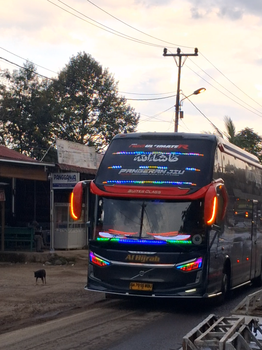 sr3 dengan headlamp viral #fypp #foryoupage #minangtiktok #bussumbar #alhijrah #pangeranjiu 