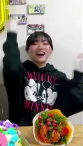 ろこまこあこが活動休止から活動復帰した！ なぜろこまこあこは活動休止していたのかろこまこあこは10月にアンチされていた11月～12月までリフレッシュのため活動休止12月1日今日動画が2ヶ月振りに上がったろこまこあこがどんなに辛かったかはアンチの人には分からないなんでアンチをしたのか ろこは、TikTokをアンチしている人もいたけどYouTubeの登録者目的でTikTokを投稿していた。 まこはTikTokで色んな目にあってしまったまこはそれから動画も上げなくてあげたとしても動画のコメント欄はoffのまま。 あこは、まこに合わせて動画を投稿していないでいた。 こんなYouTube『ろこまこあこチャンネル』だった初めて始めたのはろこが小4まこあこが小2の頃だ初めはスライム作りで、始めてのオーディションだったそれから6年YouTubeでは100万人を達成し有名なYouTubeになるそれから2025年10月頃アンチに会う100万人、120万人達成した時だったろこまこあこは心の中でどう思っているのかは分からないアンチしている人が居ても相手にしないろこ、まこ、あこ、まま、ぱぱ、ないP、スタッフだった本当はアンチしてくる人ってどういう人なんだろうなどは思っていたと思うなんでここまで言われないといけないんだろうと思っていたと思うコメントで荒らされてアンチが沢山増えていったけどろこまこあこは、怖かった、辛かった、悲しかった、嫌だった、写真撮るのも嫌だった、まこが笑えない まこが泣いて答えました  どんだけ辛かったかはろこまこあこじゃないと分かりません アンチが無くなりますように！！！！#ろこまこあこ #ろこまこあこ活動復帰 #capcut #アンチが減りますように #シャドバン解除お願い致します @あ や ツ ル . @あこにゃん💙 @yoh🍐✩.*˚ @K, @ろこまこあこ推し！ @ゆずぽんず🎀︎🤍 @💚💜💙さくらんぼ🍒´-💚💜💙 @みお🐼💜 @𝐄𝐦𝐢𝐥𝐲🪽🫧🖤 @💚💜💙ロムア💚💜💙 @maka1214_if @mijyu91 @𝕒𝕚𝕜𝕒 @愛梨 @Airi @AIRI @愛唯🐼💜 @Airi🐼💜 @Aoi🐼💜 @ayaka.♡💙 @Ayaka 💚💜💙 @本垢と新しいサブ垢にフォローお願いします @𝓒𝓞𝓡𝓐𝓛🐼💜 @chinami56🏀 @COCO @coco🐶💙さぶ @𝘦𝘯𝘢. @E N A 🐶💙 @Fortniteガチ勢      あこちゃんLoveー @𝙃𝙖𝙧𝙪. 