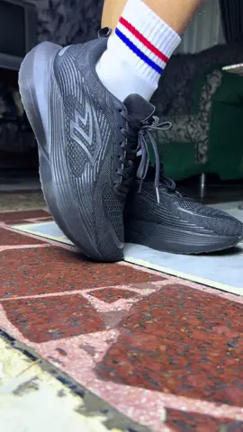 EMPUK BANGET RINGAN KUAT GA PANAS LAGI #sepatusneakers #sepaturunning #sepatujoging #sepatuterbaru #sepatu 