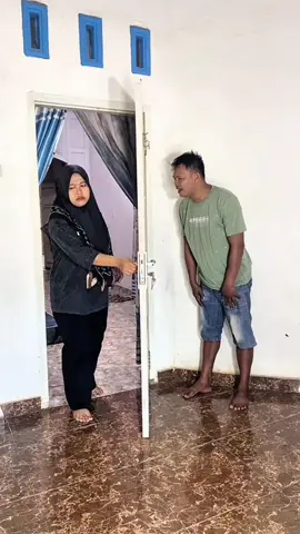 Rasain 🤣🤣🤣 #komedikocak #pasutrilucu #trendingtiktok #viraltiktok 