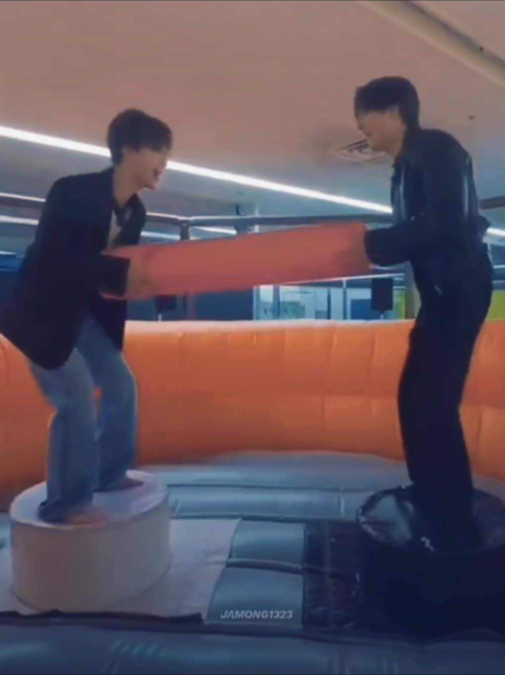 bisa gak na selayaknya org teriak aja gitu😭#nomin#jeno#jaemin 