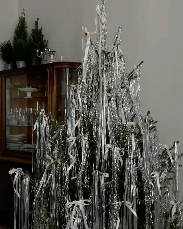 silver tinsel I fw ✨🪩🧨