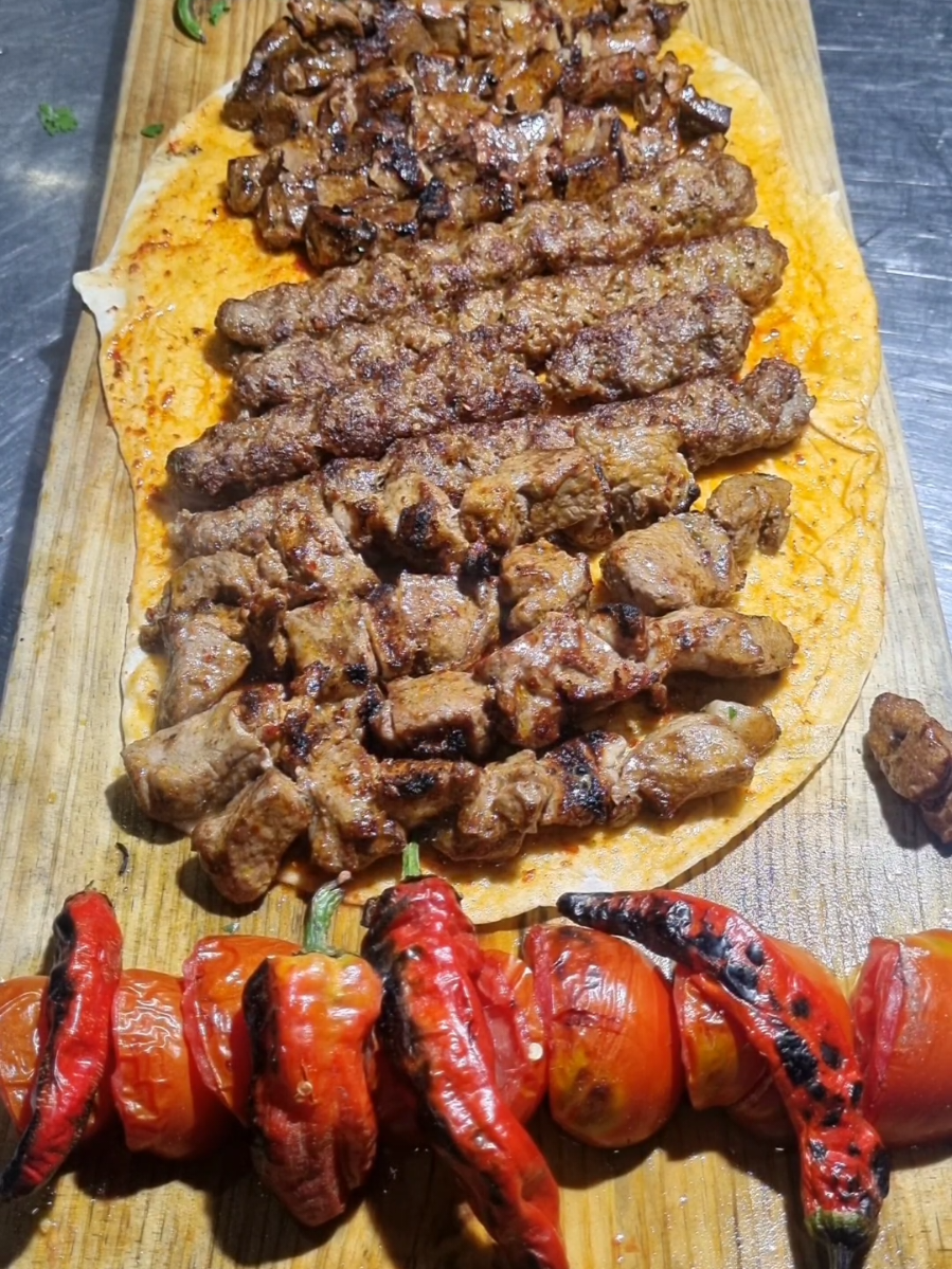 عندكن هيك رفقة بتعزموهن وما بيعزموكن🤣🤔😋@الشيف محمود(أبو المشاوي) #مشاوي #كباب #شقف #خواطر #تركيا 