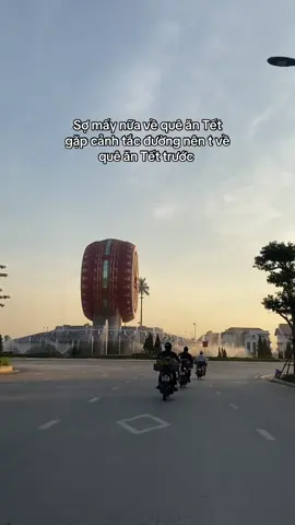 Sợ mấy nữa về quê ăn Tết gặp cảnh tắc đường =))) Nên thôi, t về quê ăn Tết trước vậy😂 #xh #viral #tiktok #veque #namdinh 