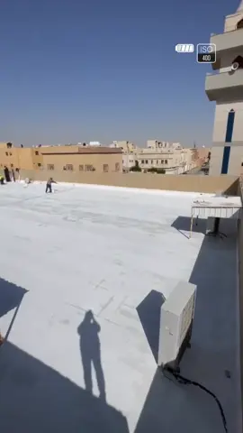 بيتك مسؤولية… وعزل السطح حماية! التسريب ما يخرب بس السقف… يخرب الجبس، الدهانات، وحتى الكهرب. معانا تركيب عزل قوي يعيش سنين وما يخلي ولا نقطة تدخل. سرعة تنفيذ، جودة عالية، وضمان رسمي. كلّمني الآن وخذ أقوى عرض للموسم. #عزل_الاسطح #عوازال_ضدتسريب_الماء #طريقة_عزل_اسطح_المنازل 