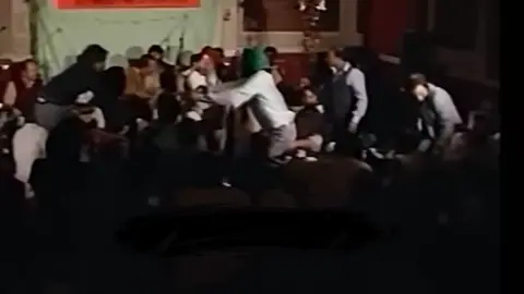 عشق کو روگ مار دیتے ہیں  #foryou #viral #nfak_lines #nusratfatehalikhan #foryoupage 