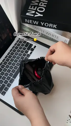I lobe this hassle free make-up pouch so much! #makeuppouch #pouch #travelpouch #pouchorganizer 