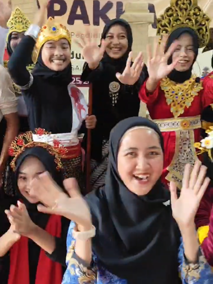 alhamdulillah anak anak X TKL 1 sudah selesai tampil proyek ASAS nya... 🤩 semangat buat ASAS yg lainnya yaaa 🥰 @rakyat.electric1  #proyek #ASAS #electric #gurudanmurid #kompak 