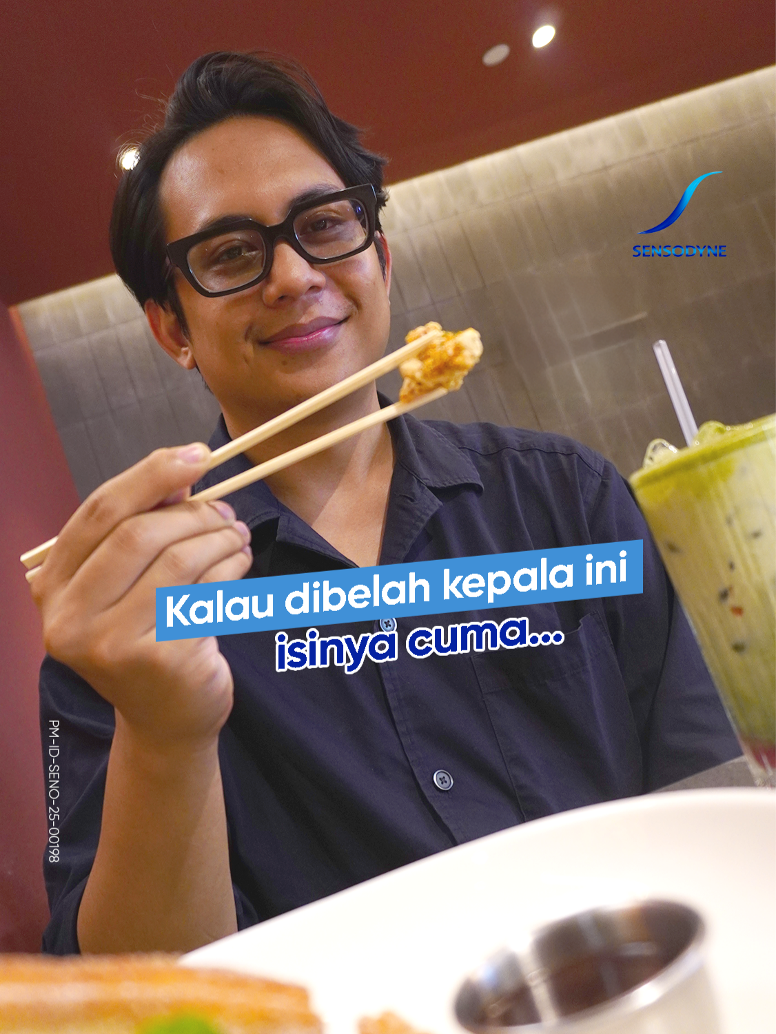Alasan kalau ditanya kenapa susah fokus pas WFC, karena 99% isi kepala cuma makanan favorit 😋 Biar makin maksimal mikirinnya, harus gak takut ngilu dulu dengan ganti ke Sensodyne sekarang juga~ #SensodyneID #odolgigisensitif #pastagigi #perawatangigi #gigisehat