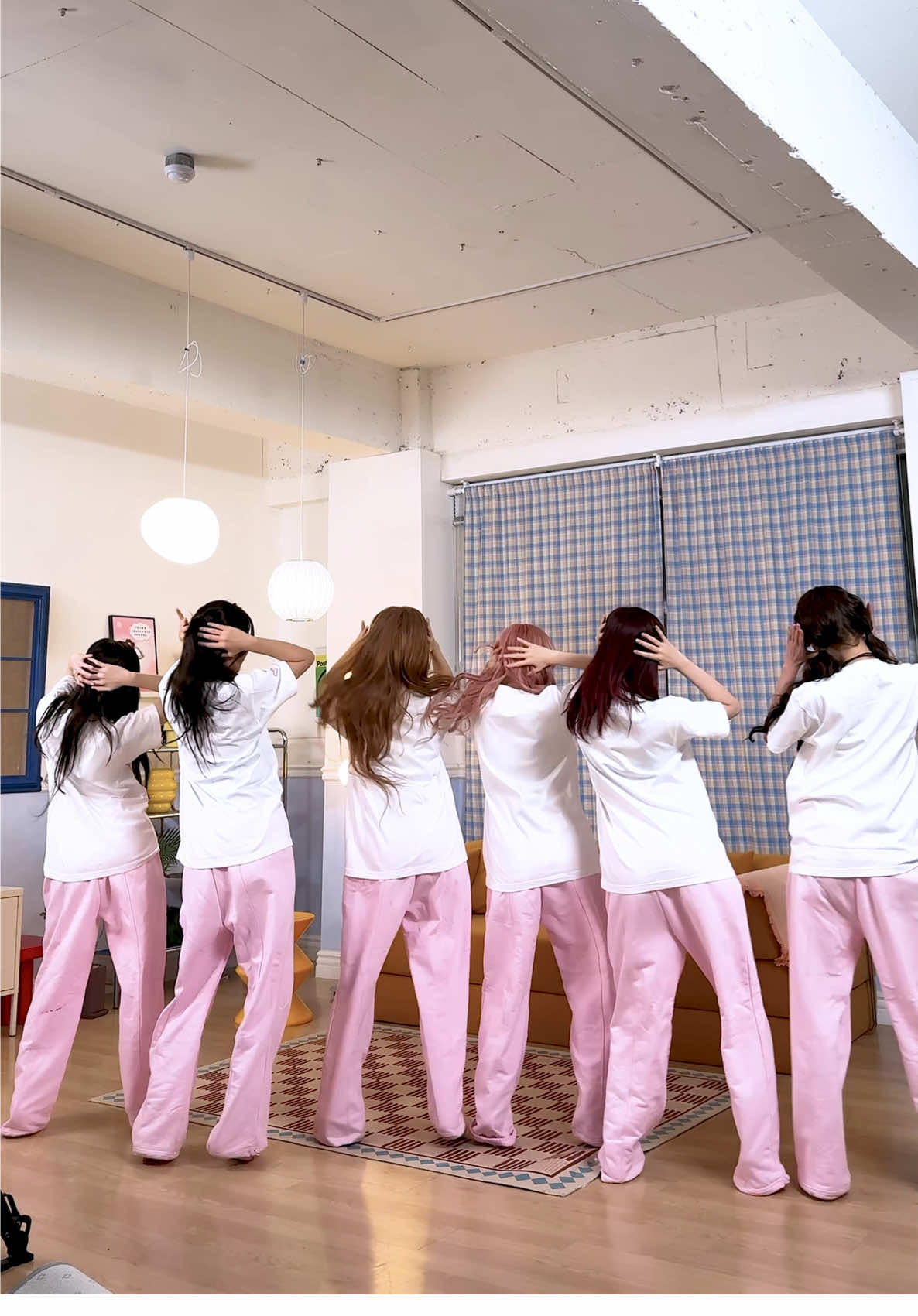 4️⃣👯‍♀️ #IVE #아이브  #HappyIVEday #IVE_4th_Anniversary #영원히_아이브_여섯을_간직하길 ❄️