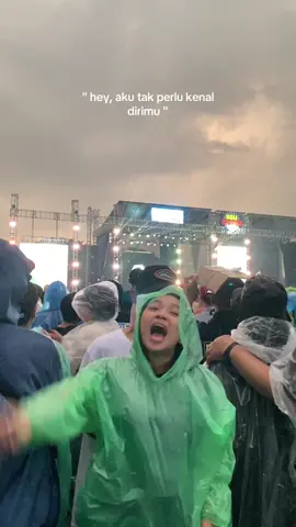 kesampean juga nonton konser @Perunggu 🥉  #perunggu #pikiranyangmatang🥉 