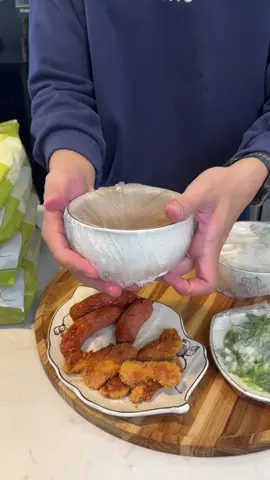 Công nhận màng bọc thực phẩm Topgia này tiện thật các bác ạ, vậy mà giờ em mới biết, thật là sơ suất.  #mangbocthucpham #topgia #topgiavietnam #mangbocthucphamthongminh #leanhnuoi 