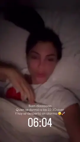 Stories de Rosi en Instagram 🩷🔮🌹 instagram: (@/rosibeltranv) Rosi: Buen díaaaa Quién se durmió a las 22:30 ayer y hoy se despertó sin alarma🙃🚀 06:04 #rosibeltran #TeamRosita 