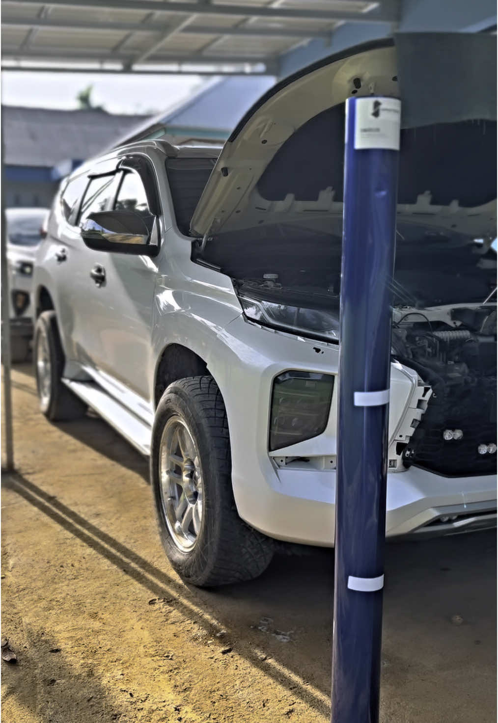 Wrapping mobil pajero sport dengan @Spectech Indonesia #wrappingmobil #tokyoautowrap #solusi #pajerosport 