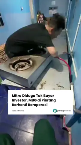 Sebuah persoalan internal kembali menyita perhatian publik setelah Satuan Pelayanan Pemenuhan Gizi (SPPG) di Dusun Linoe, Desa Mangki, Kecamatan Cempa, Kabupaten Pinrang dilaporkan sempat tidak beroperasi selama lima hari. Informasi yang dihimpun terkini.id menyebutkan, sejak tahap survei kelayakan, SPPG tersebut sudah ditemukan sejumlah masalah, termasuk seluruh peralatan dapur yang ternyata berstatus pinjaman. SPPG yang belum beroperasi genap satu bulan ini memiliki total 3.095 penerima manfaat. Namun, kegiatan distribusi sempat terhenti karena seluruh peralatan dapur diambil, akibat persoalan antara yayasan atau mitra pengelola dengan pihak investor. Kepala SPPG Cempa Mangki, Rasnawati, membenarkan adanya jeda operasional tersebut. 