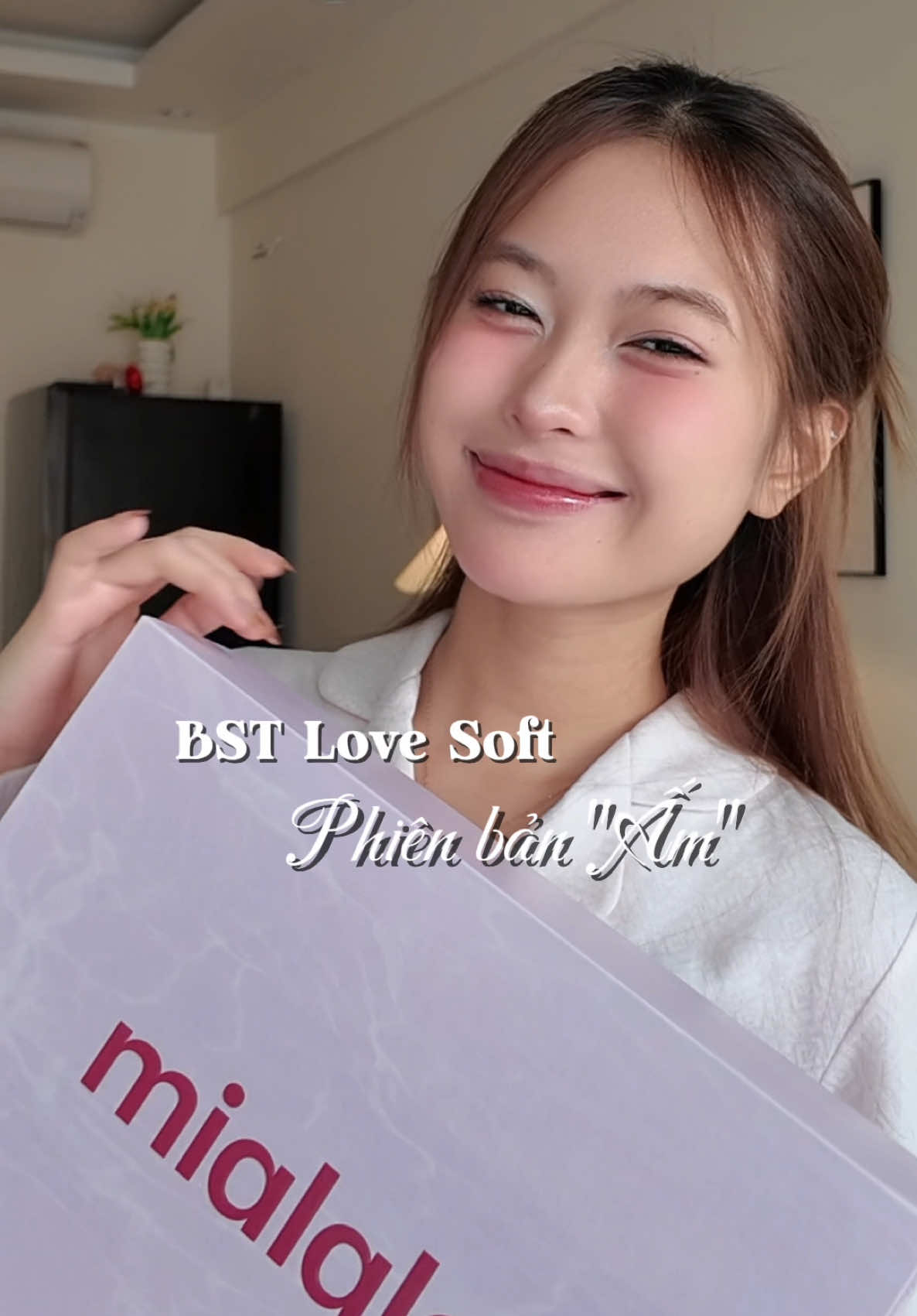 về nhà chỉ mau mau chóng chóng để được mặc bộ này 🤧 #LoveSoft #Ấm #MialalaxHariWon #BrandFanDay #ExclusiveFanPerks  