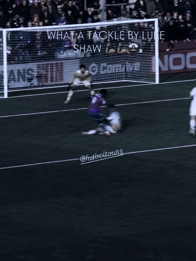 Luke shaw tackle today against  palace #viral #unitedvscrystalpalace #footballedit #manchesterunited #lukeshaw 