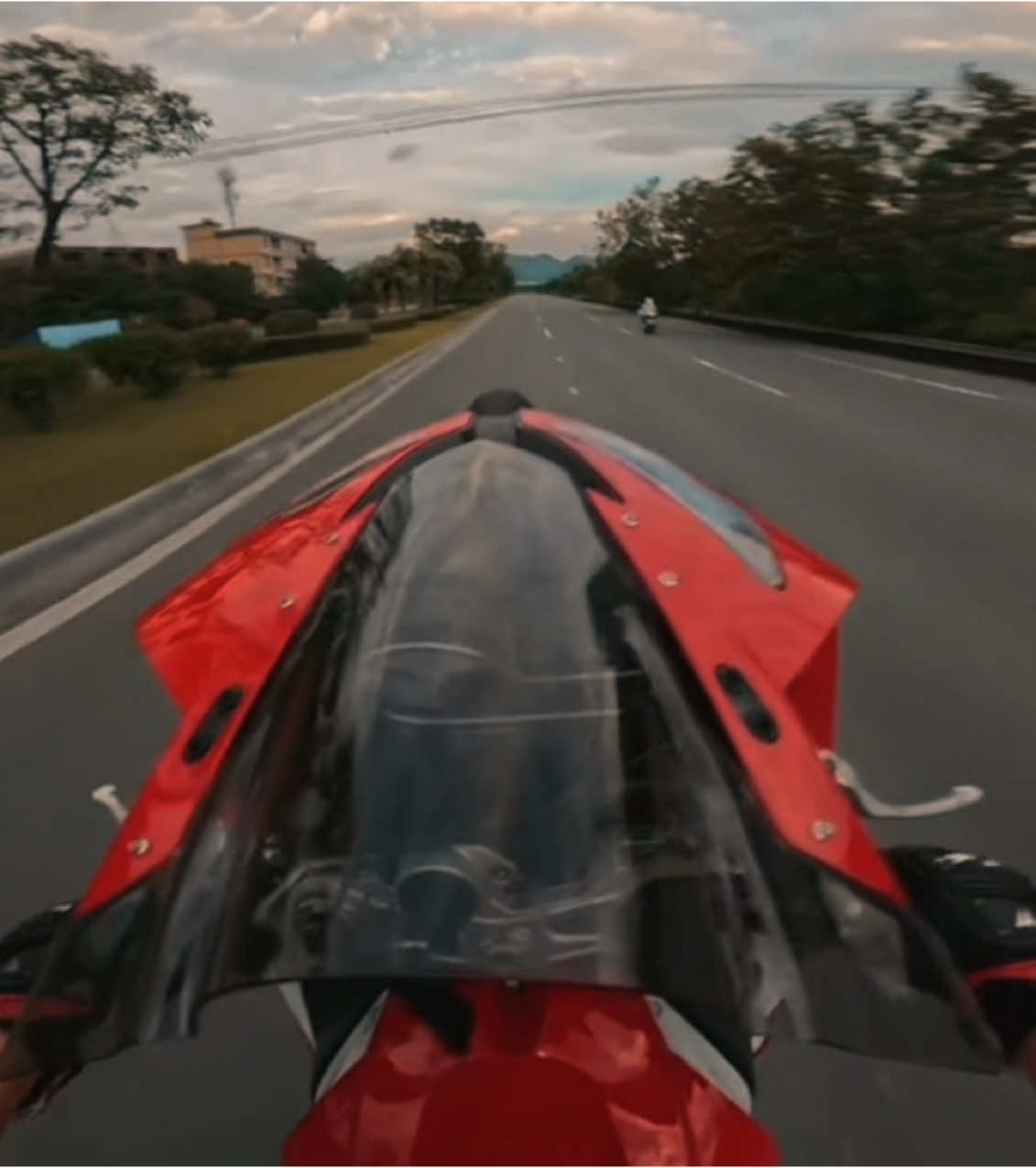 如果你对谁都可以很好 那就要对我更好啊#宝马s1000rr #motorcycle #04 #sportsbike #motocross #huanghiw_04 #foryou 