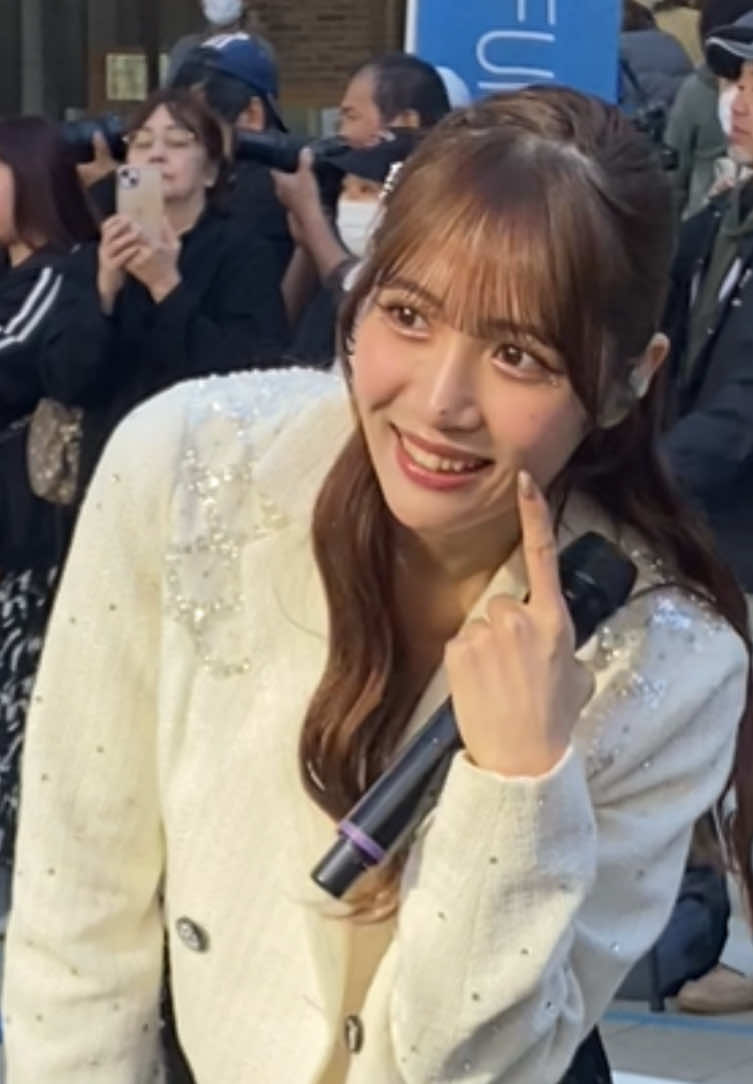 💜ゆづは推しに一人一人ファンサしてくれるんですよね😊この日はお客さんたくさんがいた気がする😊アメフラちゃんのことみんなに知ってほしいですね✨ 📸今回のフリラツアーは神イベント❗️全編撮影可、お見送り会、お手振り会、サイン会、個別撮影会、アンコールライブと盛りだくさん😊これは行くしかないですね💪 ✴️フリーライブツアー ＜Meet The AMEFURASSHI!!2＞  25年11月15日（土）埼玉県・ららぽーと新三郷  25年11月16日（日）東京都・ららぽーと立川立飛  25年11月22日（土）千葉県・ららぽーと柏の葉  25年11月23日（日）神奈川県・ららぽーと湘南平塚  25年11月29日（土）埼玉県・ららぽーと富士見  ⭐️25年11月30日（日）神奈川県・ららぽーと横浜  25年12月08日（月）北海道・アリオ札幌  25年12月14日（日）東京都・ダイバーシティ東京プラザ  25年12月17日（水）大阪府・イオンモール堺鉄炮町 25年12月20日（土）静岡県・ららぽーと磐田 25年12月21日（日）東京都・ららぽーと豊洲  #AMEFURASSHI #MTA2 #japanese #idol  #市川優月 