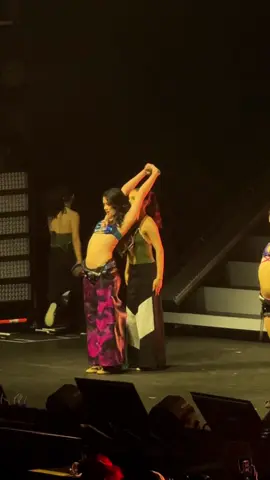 i saw exactly one person ask for a megan pov 😸 so here’s her and the rest of the gnarly dance break! #katseye #beautifulchaostour #beautifulchaos #katseye_in_sugarland #katseye_gnarly @KATSEYE 