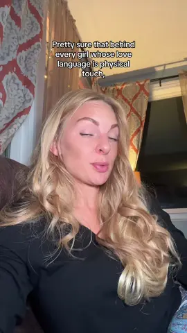 The hugger/non-hugger bond is real #momsover30 #friends #friendship #hugging #fypシ 