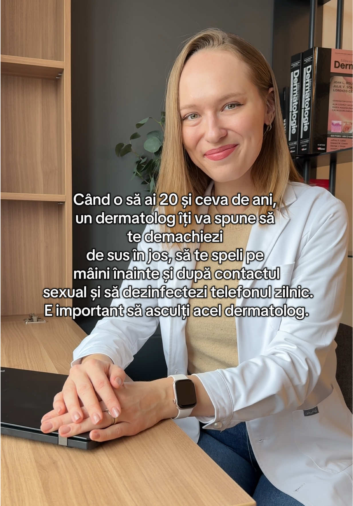 1.Demachiere de sus în jos: așa cobori machiajul, sebumul și murdăria, fără să le împingi spre frunte și ochi. 2.Spălat pe mâini înainte și după contact sexual: folosești mâinile în zone intime, iar așa reduci transferul de bacterii care pot da iritații, dermatite sau infecții locale. 3.Telefon dezinfectat zilnic: îl duci pe față, pe pernă, pe mâini. E una dintre cele mai murdare suprafețe și poate agrava acneea sau iritațiile #dermatolog #skincareromania