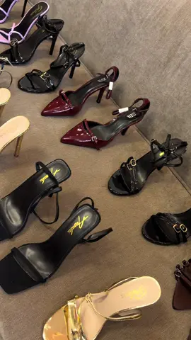 Si vous recherchez des talons hors communs , veuillez nous écrire sur le 228 93343691 . Nous sommes au Togo précisément dans la von de fan milk Agbalepedo  #pourtoii #togolais228🇹🇬 #burkinatiktok🇧🇫🇧🇫🇧🇫❤️ #benintiktok🇧🇯 #cotedivoire🇨🇮 