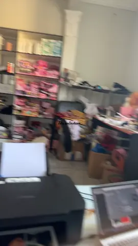 Warqadahaan hadiyadaha lisku siiyo Qofkii ubaahan WhatsApp number ka profile ka saaran ha igala soo xariiro ama 📞 #giftideas #idacollection #viralvideos #fypシ゚ #gift 