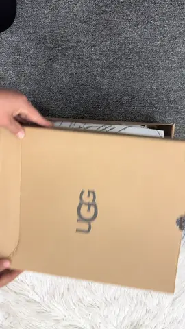 High quality UGG available  Store location: Kathmandu, Machhapokhari Instagram page :jd_outfits_ WhatsApp:9823398254,9843713211 #jd_outfits_ #machhapokhari #dmfororder #boots 