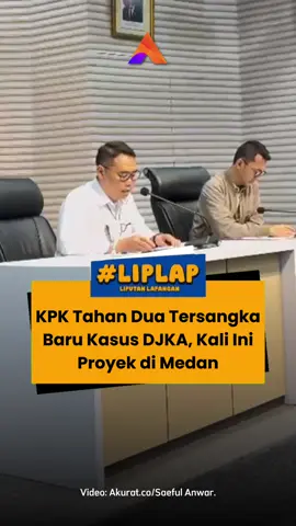 MHC juga disebut menyampaikan arahan HT, Direktur Prasarana, berupa ploting penyedia jasa yang harus dimenangkan. Kegiatan “asistensi” pada akhir 2021 di sebuah hotel di Bandung menjadi salah satu titik temu perwakilan rekanan dan pihak Kemenhub untuk memastikan kesiapan dokumen prakualifikasi penyedia jasa. DRS (Dion Renato Sugiarto) juga memerintahkan WSN (Wisnu Argo Megantoro) menghadiri pertemuan persiapan lelang bersama Satker BTP Sumatera Bagian Utara dan sejumlah perusahaan dalam KSO, termasuk PT Waskita Karya, PT IPA, dan PT Antaraksa. Karena perbuatannya, mereka terancam pidana berat atas dugaan menerima atau meminta suap dalam proses tender proyek pemerintah. 🎥: Dok. Akurat.co/Saeful Anwar. #liplap #liputanlapangan #kpk #korupsi #akuratco 