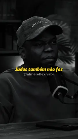 “O Judas você não expulsa, fica tranquilo que ele sai só.” - Jackson Marques . . . #judas #jesus #traição #reflexão
