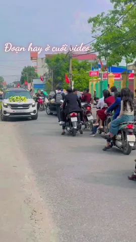 Sống hơn 20 năm , giờ mới thấy tận mắt cảnh trao hoa cho cô dâu ,… #đamcuoi #damcuoihanhphuc #damcuoimientay #damcuoinha 