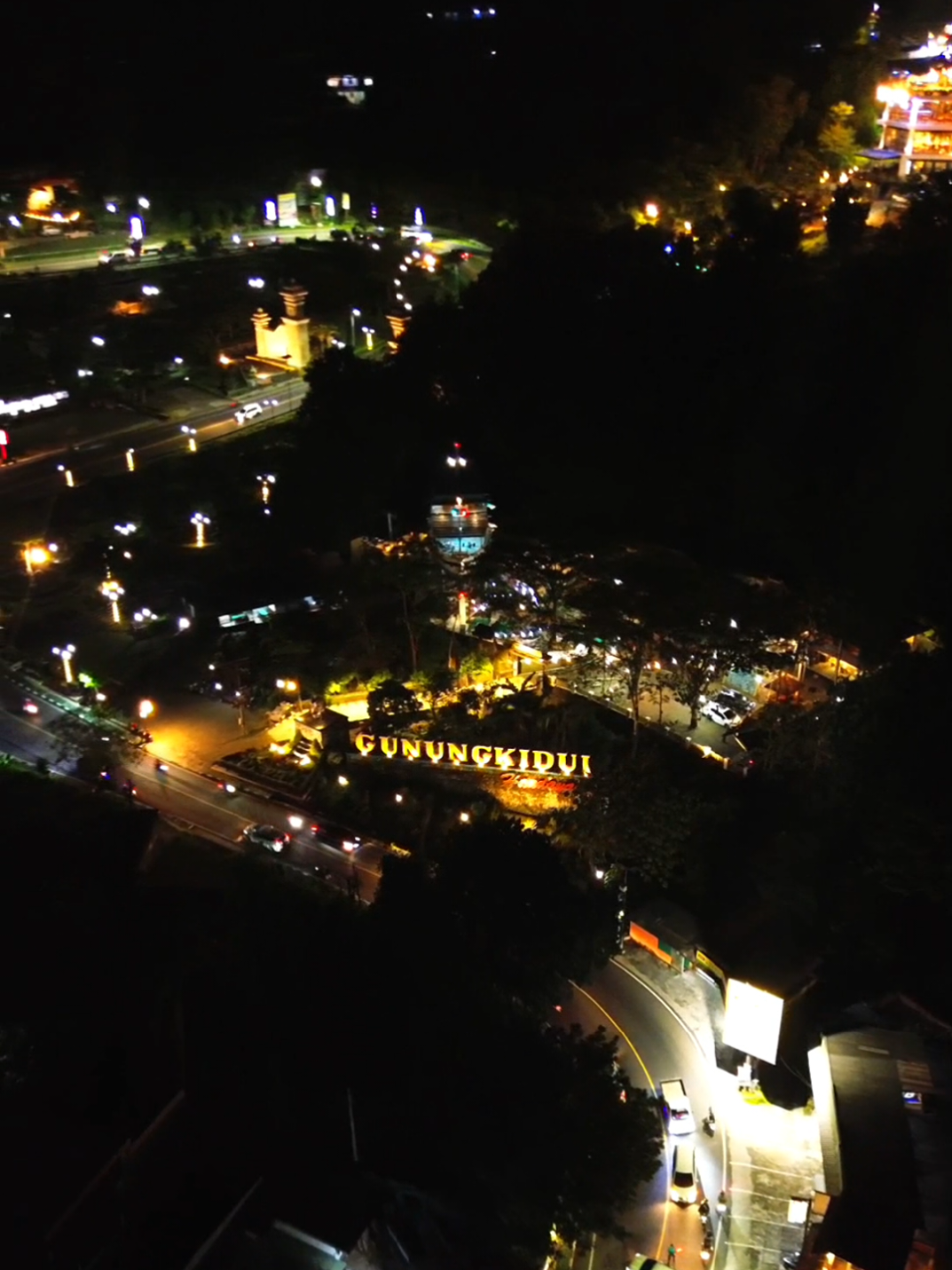 Gunungkidul Handayani✨ Main ke Jogja, tapi gak punya temen? atau mau buat video dokumentasi kayak gini?  Abadikan momentmu dari ketinggian✨ Butuh jasa video drone?  Dokumentasi | All Event | Private DM For Bussiness📩 #gunungkidul #gunungkidul24jam #gunungkiduljogja #gunungkidulupdate #gunungkidulhandayani 