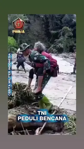 dari rakyat untuk rakyat...?komando💪💪💪 #tniindonesia🇮🇩  #tnibersamarakyat  #darirakyatuntukrakyat  #komando✊✊✊ 