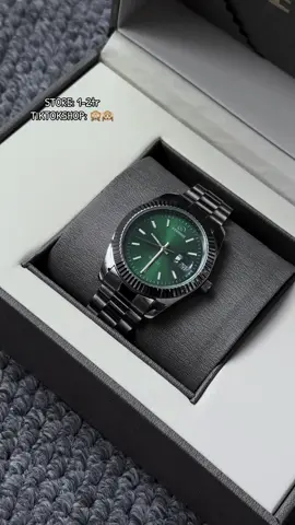 Đeo hay tặng bây giờ ta? 😅 #donghodeotay #donghonam #truongshy 