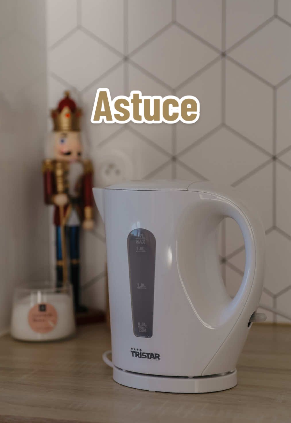 Astuce pour détartrer une bouilloire facilement et sans odeurs.  #astuce #astucemenage #cleanwithme #bouilloire 