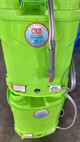 alat semprot modern dengan bahan plastik yang kuat #semprotanair #sprayerelektrik #semprotantanaman #semprotanpertanian #alatsemprotelektrik 
